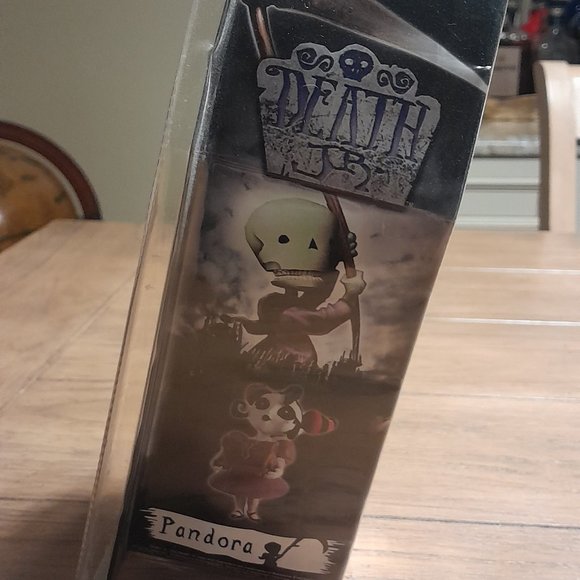 Pandora - Picture 3 of 4